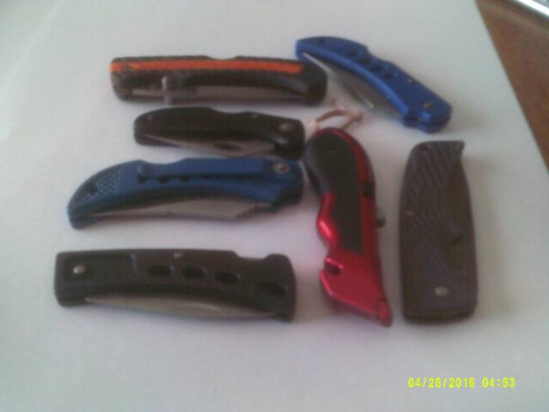 7 POCKET KNIVES