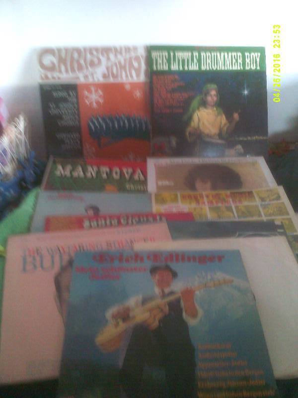 11 COLLECTIBLE RECORDS