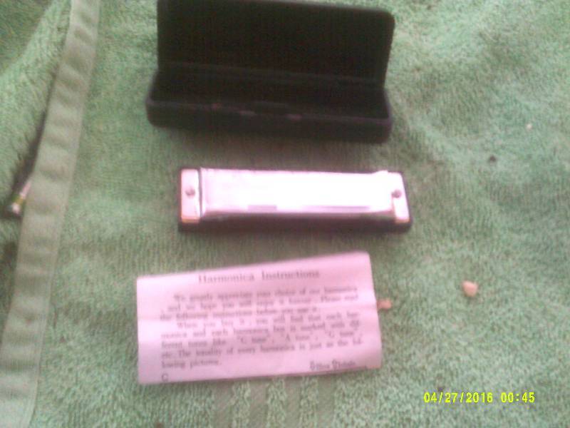 COLLECTIBLE SWAN HARMONICA