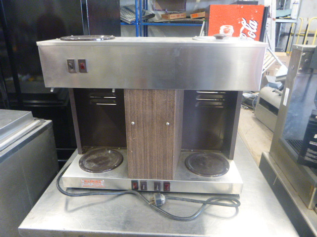 lot 15 image: Bunn Coffee Maker