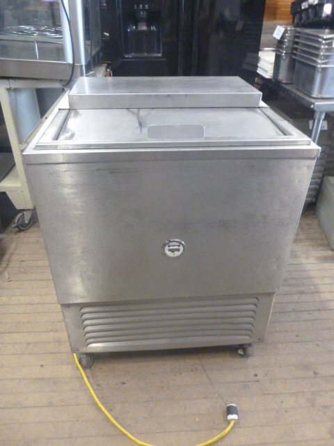 lot 28 image: McDonalds Corp. Freezer