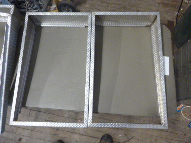 lot 54 image: 2 Risers for Steam Table