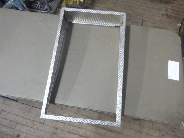 lot 57 image: 1 Riser for Steam Table