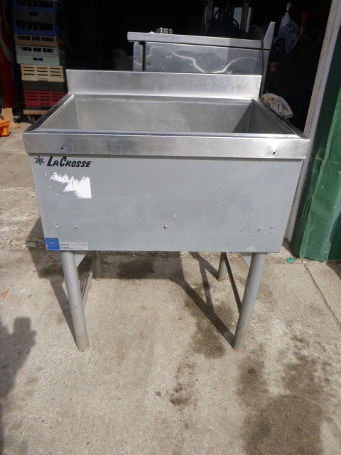 lot 81 image: LaCrosse Stainless Steel Ice Bin