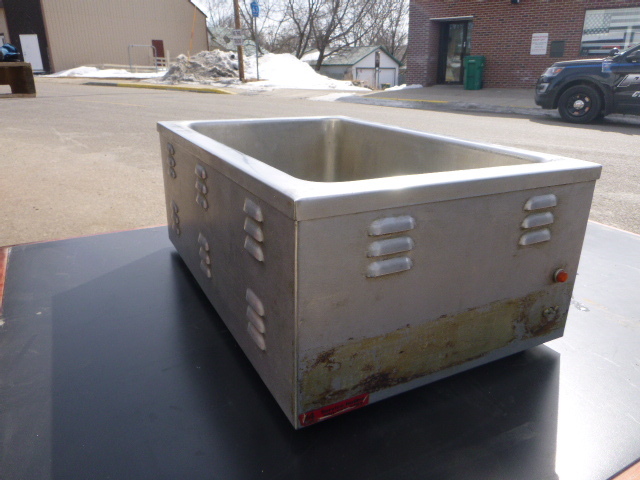 lot 88 image: Classic Counter Top Food Warmer