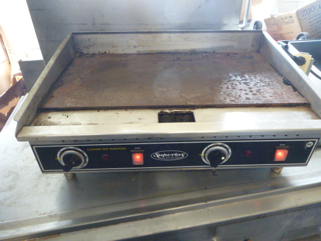 lot 96 image: Superior Counter Top Grill