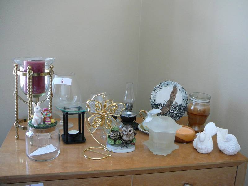 lot 6 image: Candles, Birds, Nick Knacks