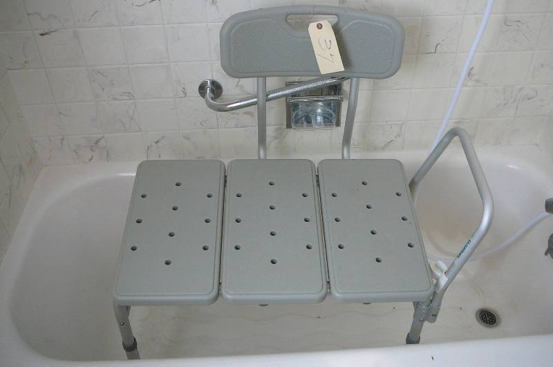 lot 37 image: Medical Bathtub Assist Chair