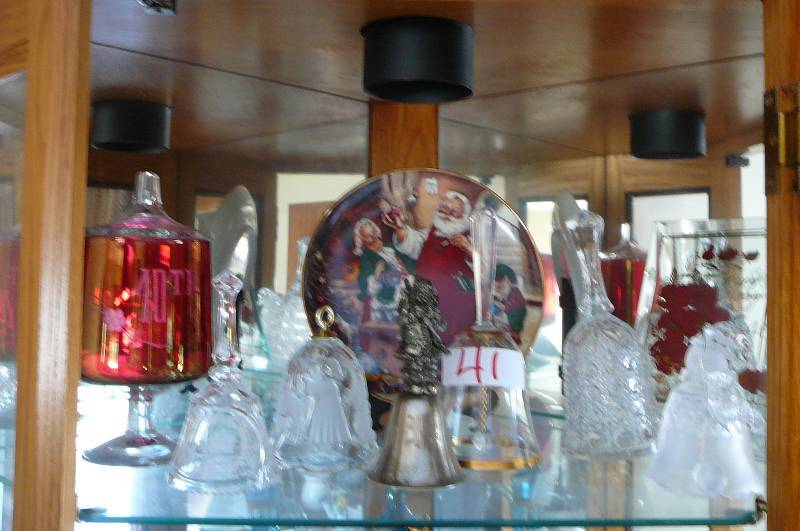 lot 41 image: Decorative 40 Year Anniversary Dishes, Christmas Plates