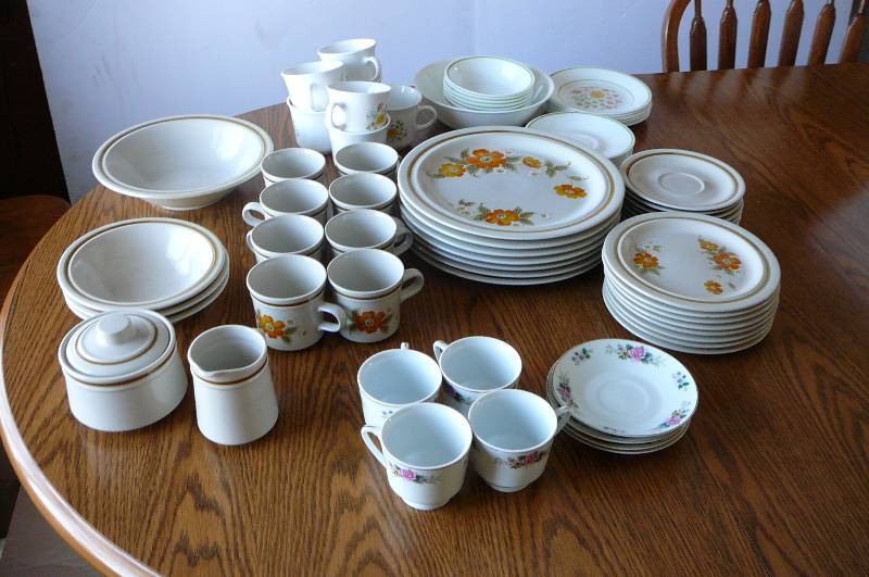 lot 51 image: Stoneware Dishes, Corning Ware Bowls, Cups, Plates, Teacups & Plates