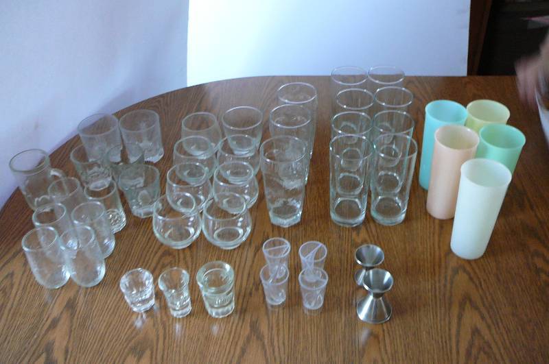 lot 52 image: Miscellaneous Glasses