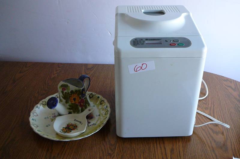 lot 60 image: Breadman Bread Maker & Antique Serving Plate