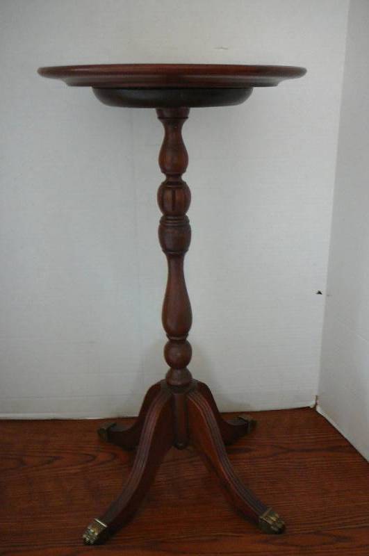 lot 85 image: Vintage Wood Plant Stand