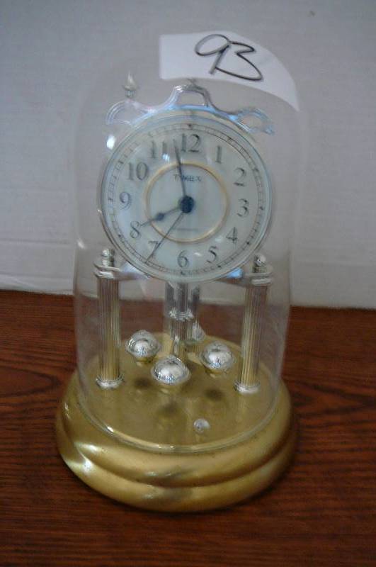 lot 93 image: Timex Anniversary Clock With Chimes