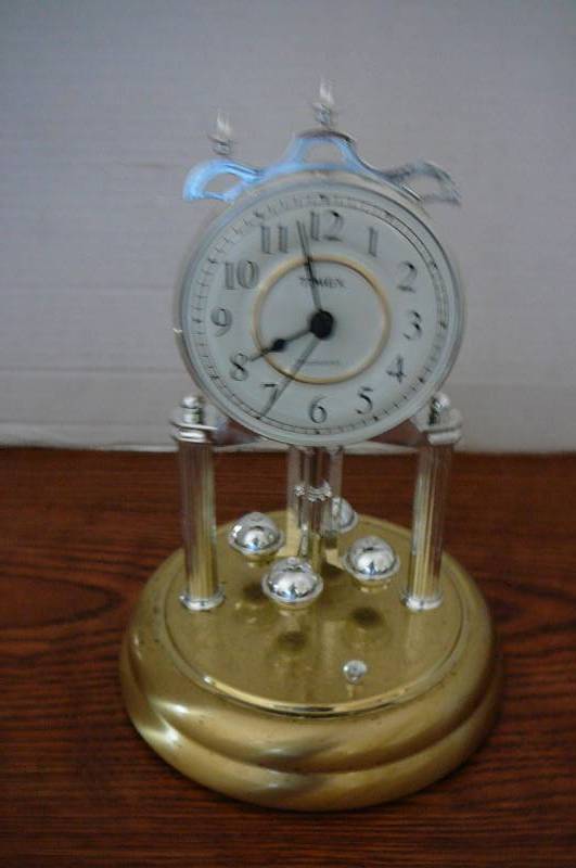 Timex Anniversary Clock With Chimes Estate Auction 568 KBID