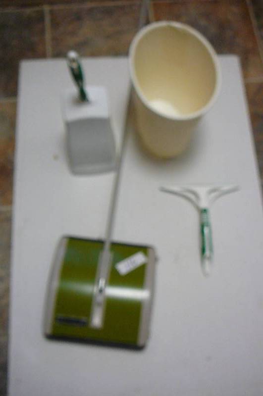 lot 116 image: Bathroom Supplies