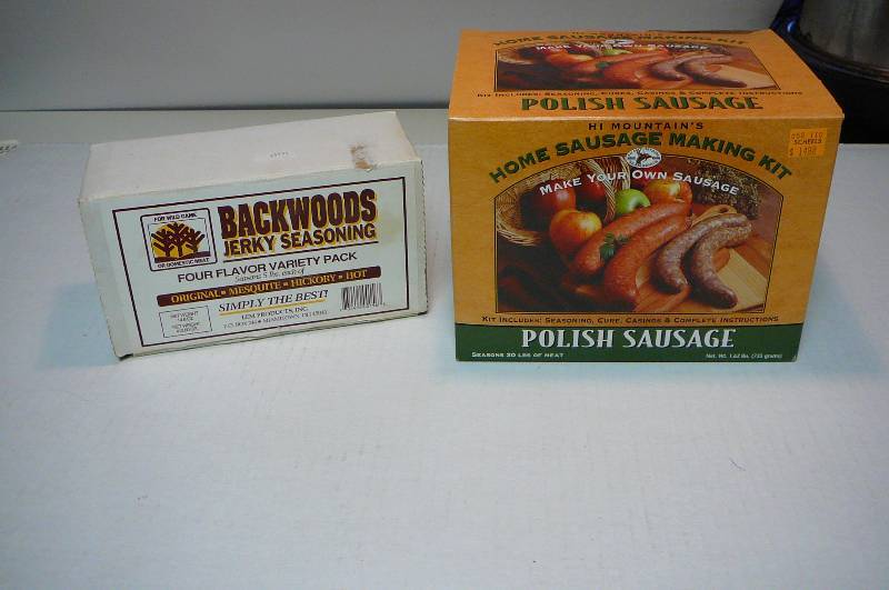 lot 119 image: Sausage Making Kit, Jerky Seasonings