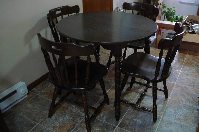 lot 126 image: Wooden Table & Chairs