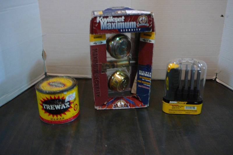 lot 133 image: Lot of Garage Items