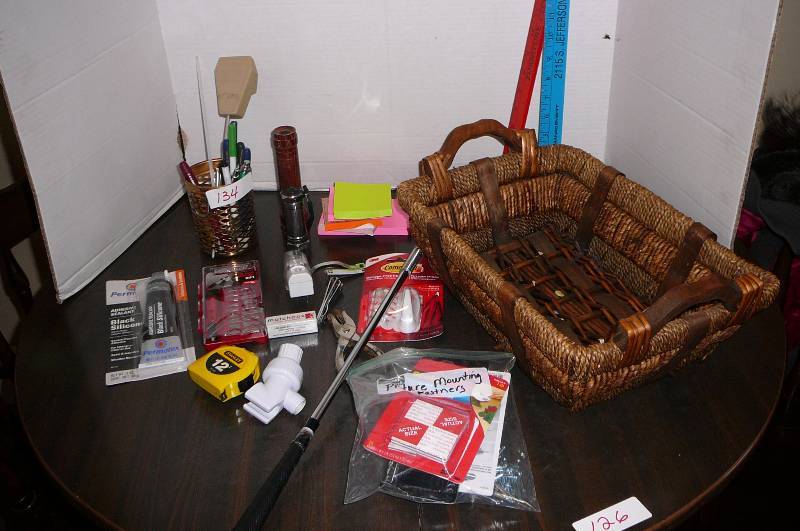 lot 134 image: Lot of Garage Items