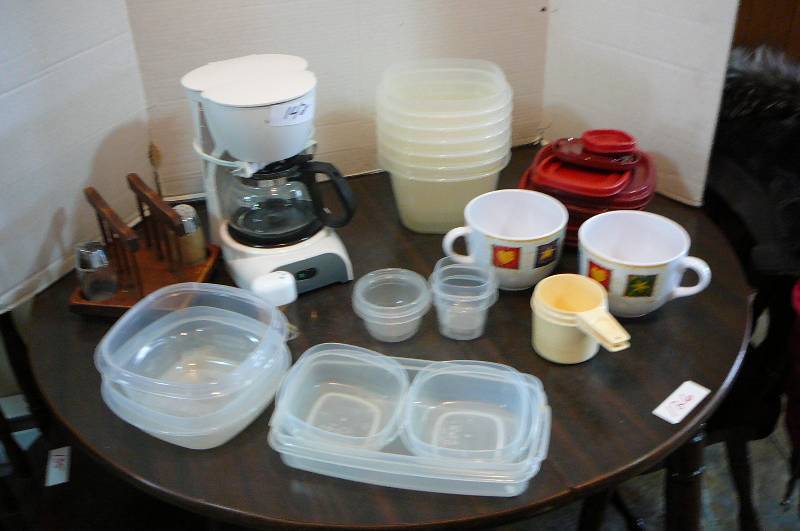lot 142 image: Misc. Kitchen Items