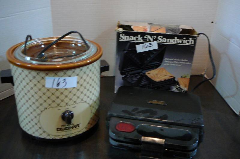 lot 163 image: Rival Crock Pot, Salter Snack N Sandwich Maker