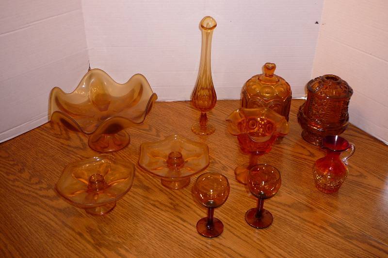 lot 171 image: Misc. Amber Dishes