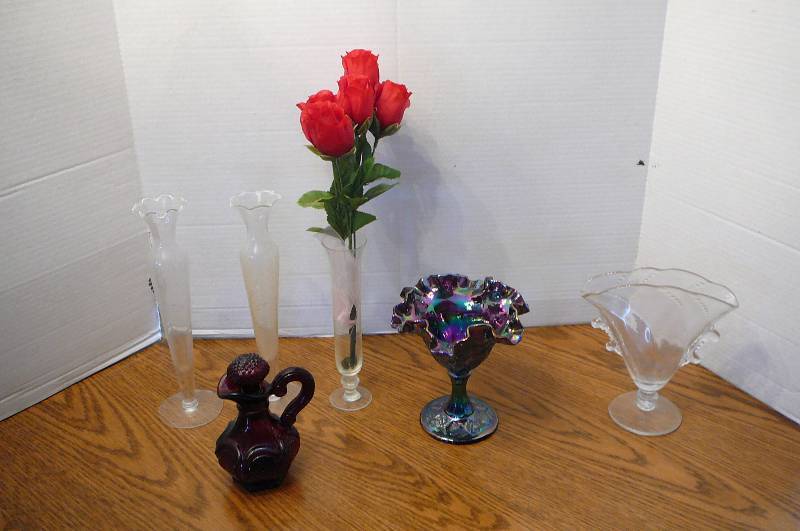 lot 179 image: Glass Vases & Dcor Dishes