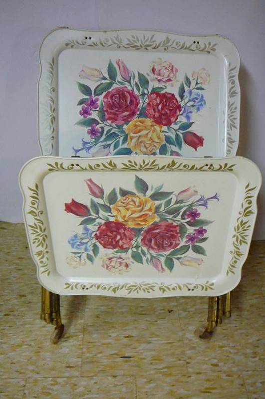 lot 183 image: Vintage TV Trays