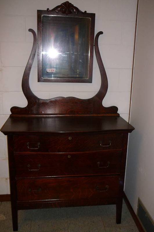 lot 186 image: Antique Oak 3 Drawers Dresser With Mirror