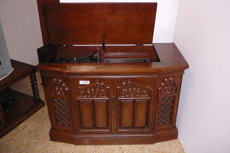 lot 197 image: RCA Stereo Console Cabinet