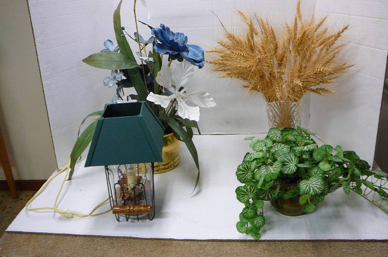 lot 208 image: Home Dcor