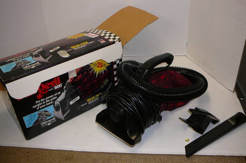 lot 212 image: Handheld Vacuum