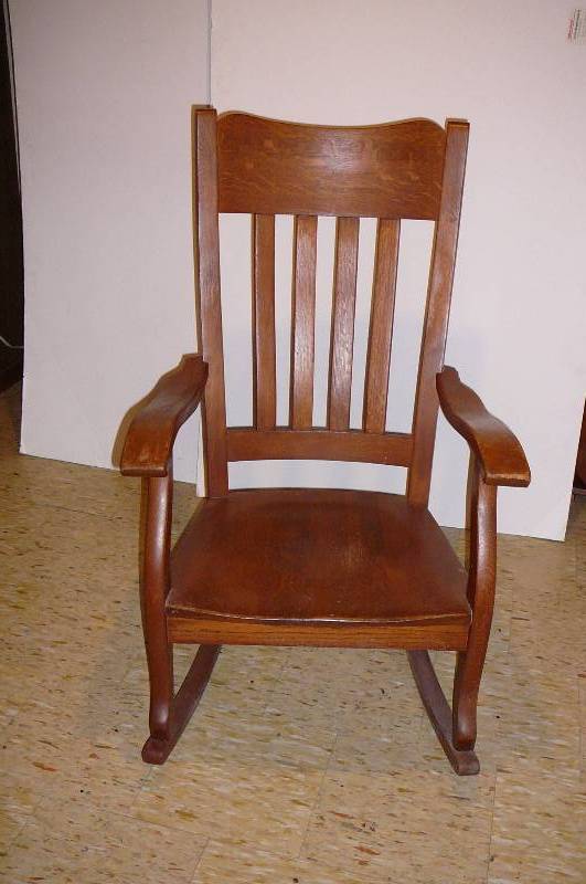 lot 218 image: Vintage Oak Rocker