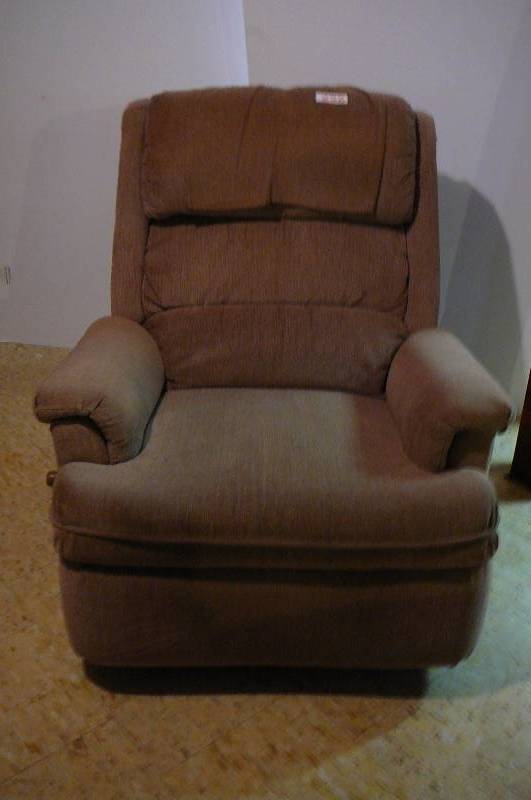 lot 220 image: Recliner Chair