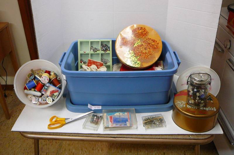 lot 238 image: Misc. Sewing Items