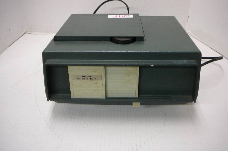 lot 241 image: Argus Automatic Slide Projector 541