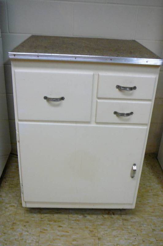 lot 254 image: Wooden  Cabinet