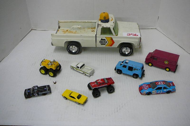 lot 256 image: Metal Toy Cars
