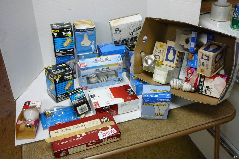 lot 258 image: Large Lot Of Light Bulbs