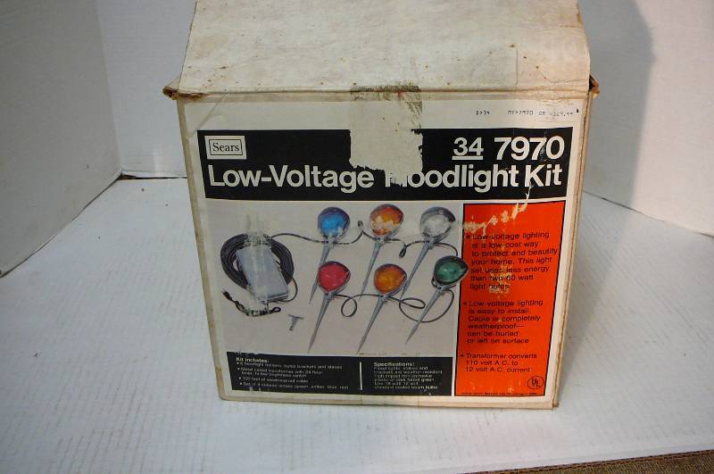 lot 283 image: Sears low voltage floodlight kit, Never used, in box