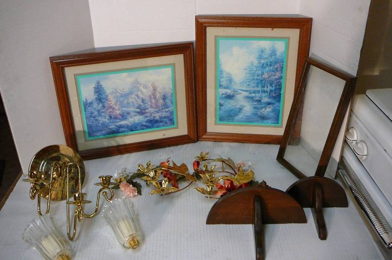 lot 305 image: Home Wall Dcor