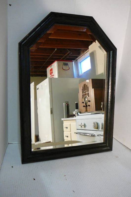 lot 311 image: Oak Wall Mirror 19 12 w x 27 12t