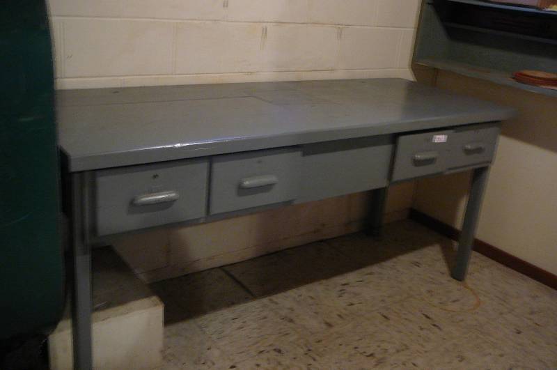 lot 312 image: Wooden bench - 4 drawers 27  w  x 6L x 33h