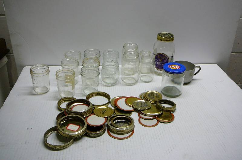 lot 321 image: Misc. Jelly Canning Jars & Rings