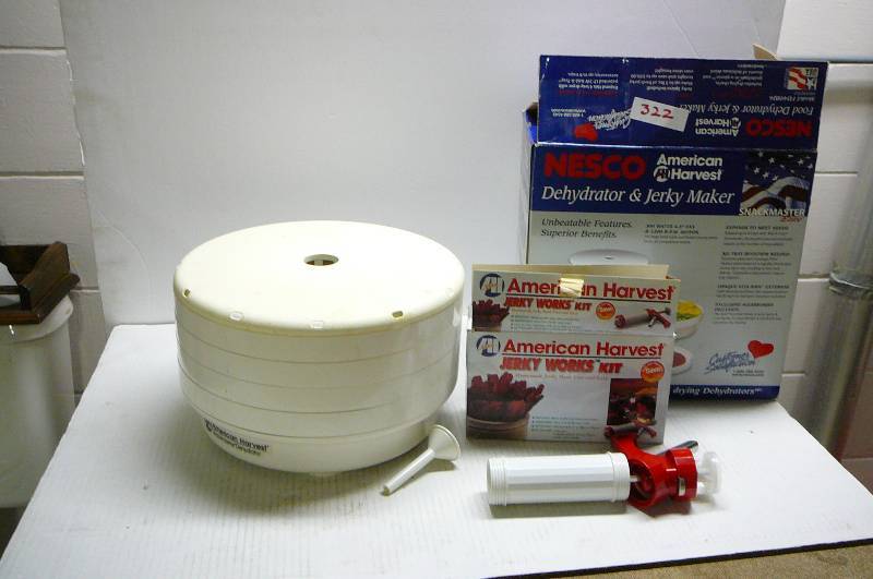lot 322 image: Nesco Dehydrator & Jerky Maker & Jerky Works Kit