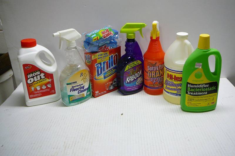 lot 328 image: Misc. Cleaning Supplies