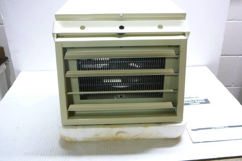 lot 330 image: Fahrenheit Electric Space Heater New FUH#54B
