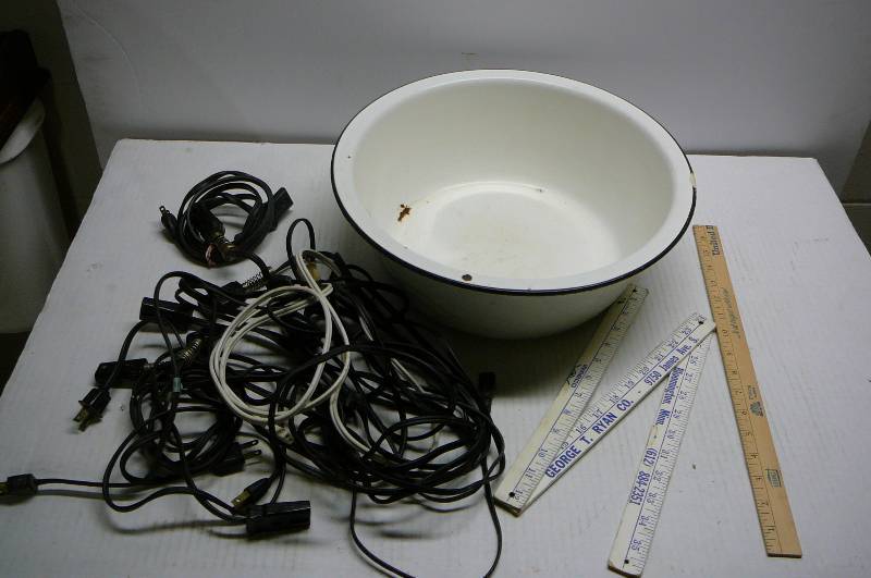 lot 332 image: White Enamel Dish Pan, Multiple Electric Appliance cords, Extension cords, Wood rulers
