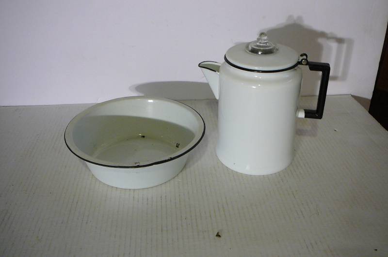 lot 344 image: White Enamel Coffee Pot & Bowl